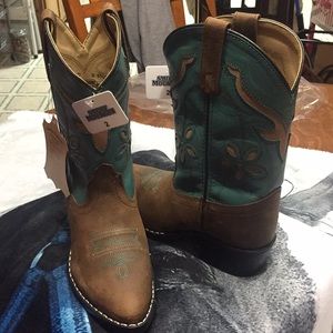 Girls cowgirl boots brand new